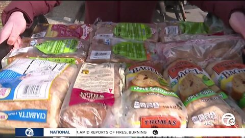Wasted food continues to fill up U.S. landfills while many Michigan families struggle to eat