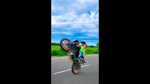 Basic Wheelie 🔥 // Duke 200 Stunt 😱 // #shorts #stunt #ktm #viral #trending #rumble #juwelstunts