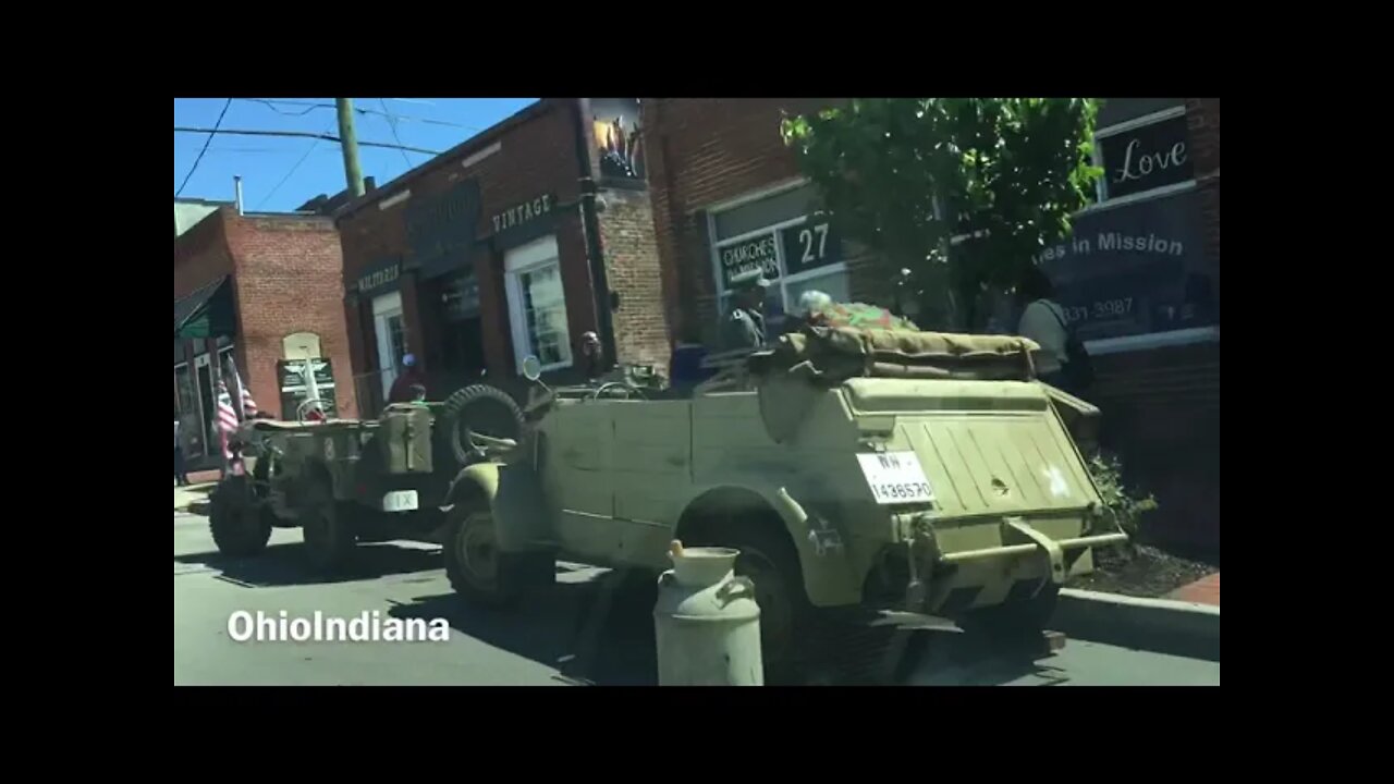 Mooresville Indiana drive during a street fair