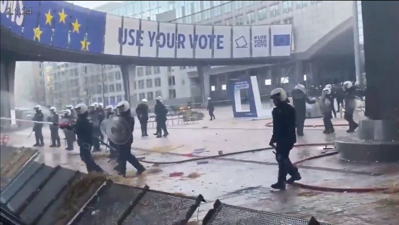 Protesti kmetov v Bruslju pred sedežem EU