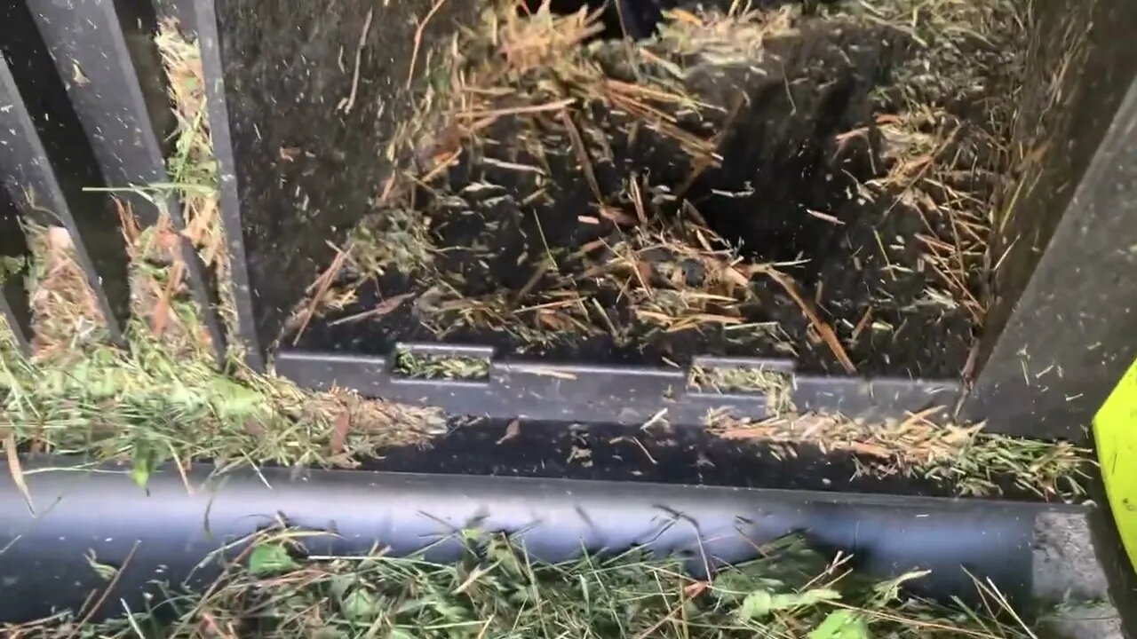 How to install the mulch plug into your Ryobi One Lawnmower
