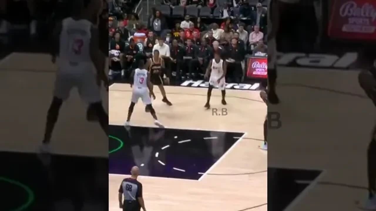 NBA Massive 2Hand PutBack Dunk