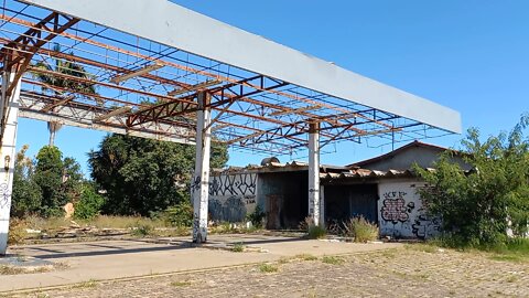 Posto de combustível abandonado, ratos e lixo acumulados, AV: Guilherme Shell, Canoas/RS