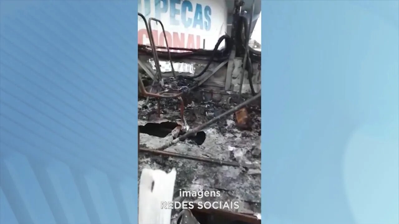 Polícia procura suspeitos de incendiar ônibus de autoescola em Timóteo