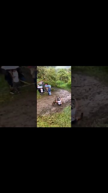 Quem nunca! Escorregada no barro #shorts