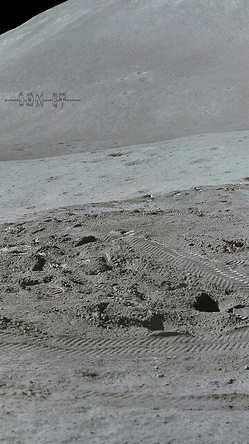 Som ET - 45 - Moon - Apollo 15 - The dramatic tilt of the spacecraft