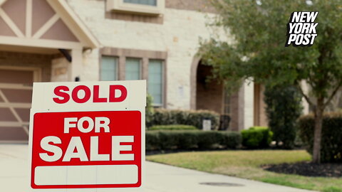 US home prices sink in West while East surges: 'Never seen anything quite like this'