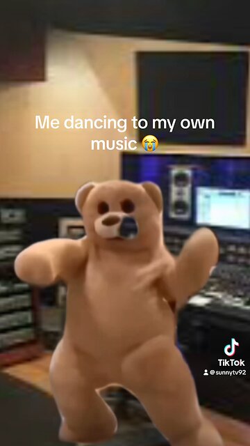 Me dancing to my own music 😭