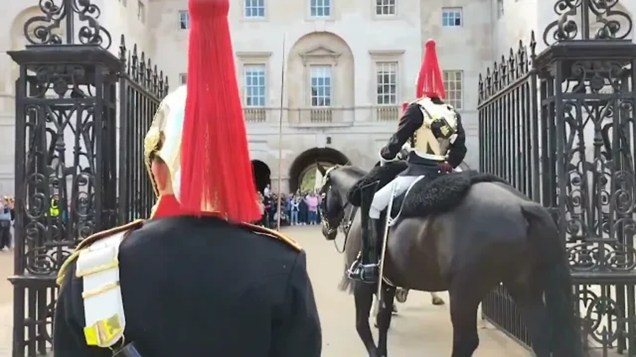 09 September 2022 kings guard change over