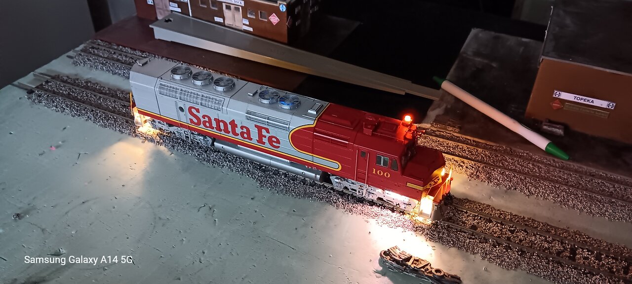 Santa Fe FP45 Paint Schemes Ho scale Reivew