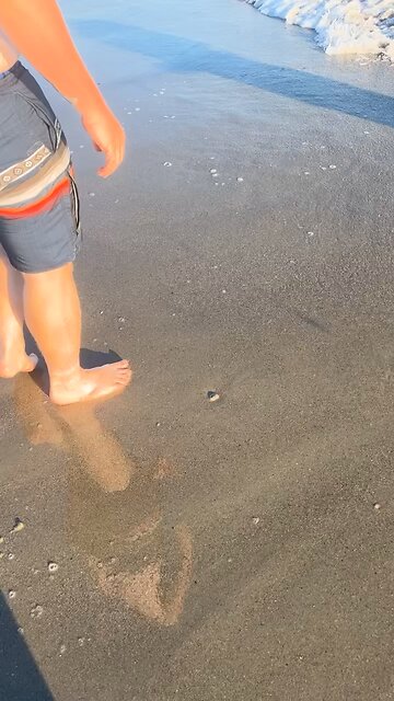 FREE The Crabs!!! 😂 #NorthCarolina #beach #crabs #ocean