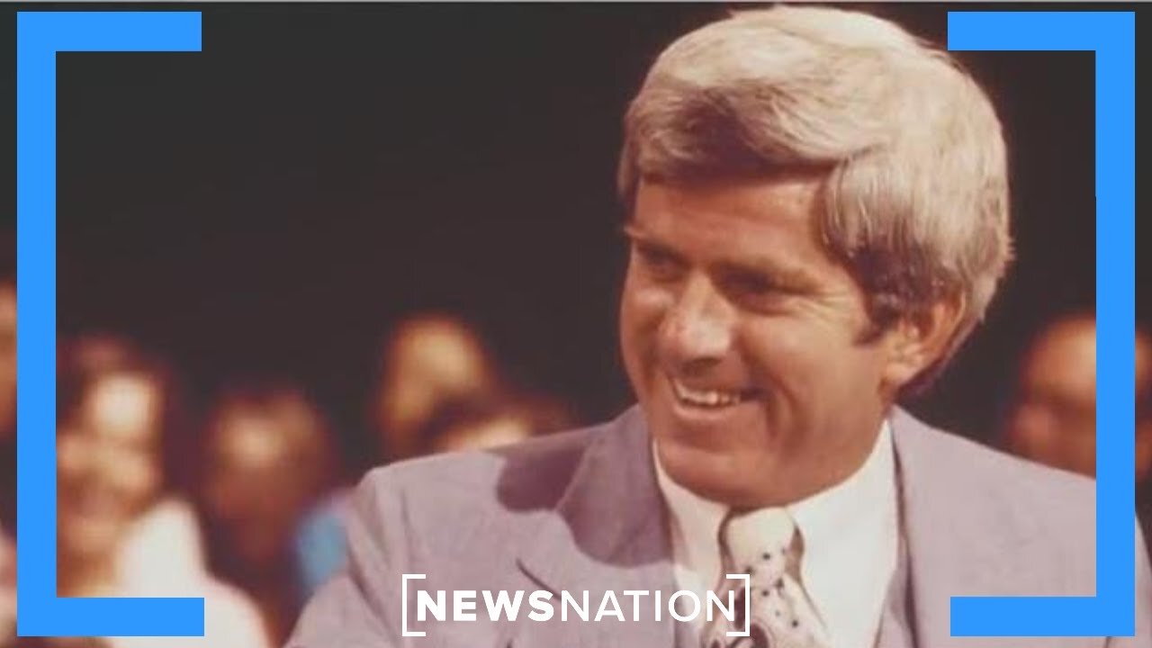 Phil Donahue 'invented the genre' of talk shows: Geraldo Rivera | Vargas Reports