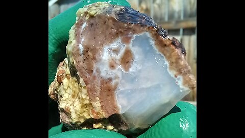 Opal in a cracked thunderegg!