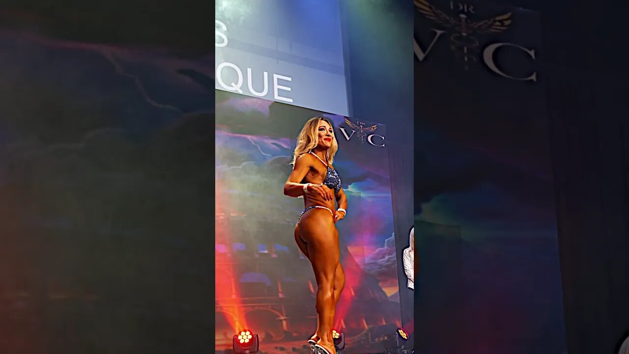 BRAZILIAN MUSCLE GIRL IN BIKINI BPA FEMALE BODYBUILDING BRITISH CHAMPIONSHIPS @ant_shotit #shorts