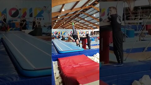 Robię salto #popularmovie2023 #viralvideo #viralshort #acroyoga #workout #shortvideo #skills