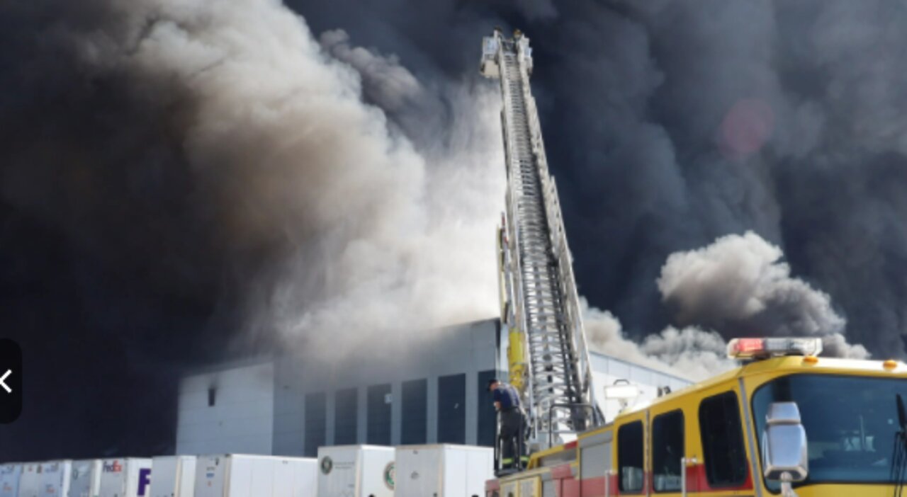 WATER SHORTAGE EFFECTING FIGHTING FIRES-FIRE DEPT STOPPPED FIGHTING WALMART DIST CENTER FIRE