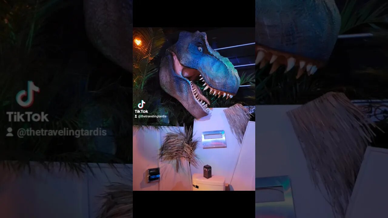 🦖 #TARDIS VS #DINOSAUR #JURASSICPARK #DOCTORWHO 🎶 #WALKTHEDINOSAUR #WASNOTWAS #SUBSCRIBE #SHORTS