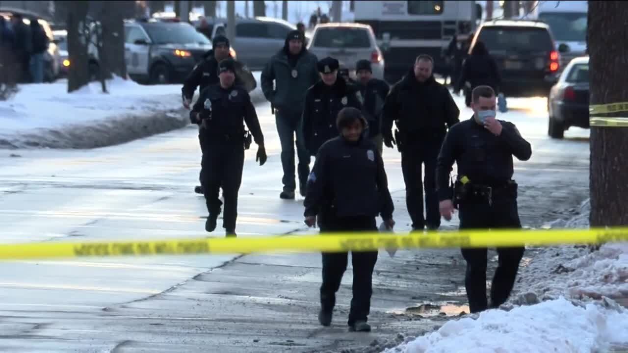 Officers shoot, injure suspect after he opens fire in MPD's District 5 lobby: Chief