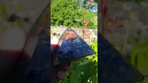 Orgonite au Jardin. Abondance végétale.