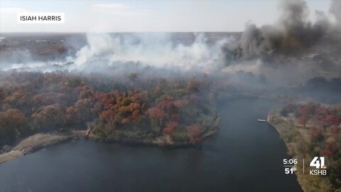Neighbors recall mulch fire along Interstate 470 in Grandview