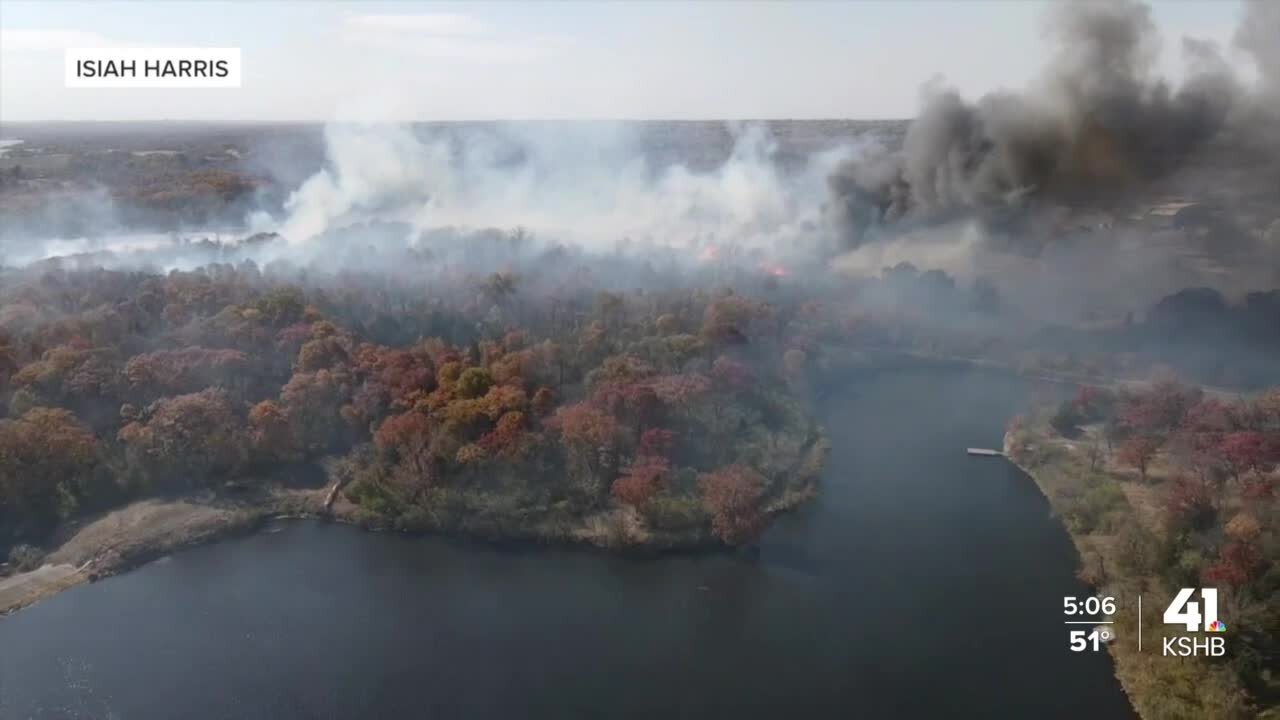 Neighbors recall mulch fire along Interstate 470 in Grandview