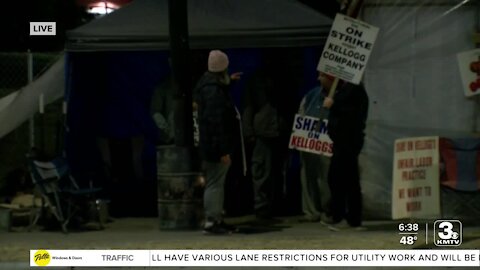 Kellogg, BCTGM Union reach tentative agreement: Zach Williamson is live with striking workers