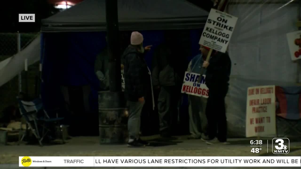 Kellogg, BCTGM Union reach tentative agreement: Zach Williamson is live with striking workers