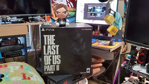 Attair Unboxes The Last of Us Part 2 Ellie Edition Box