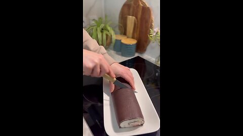 recipe of chocolate banana roll cake
