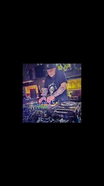 How to promote yourself 😆 #MixedupMikeShow #djlifestyle #djlife