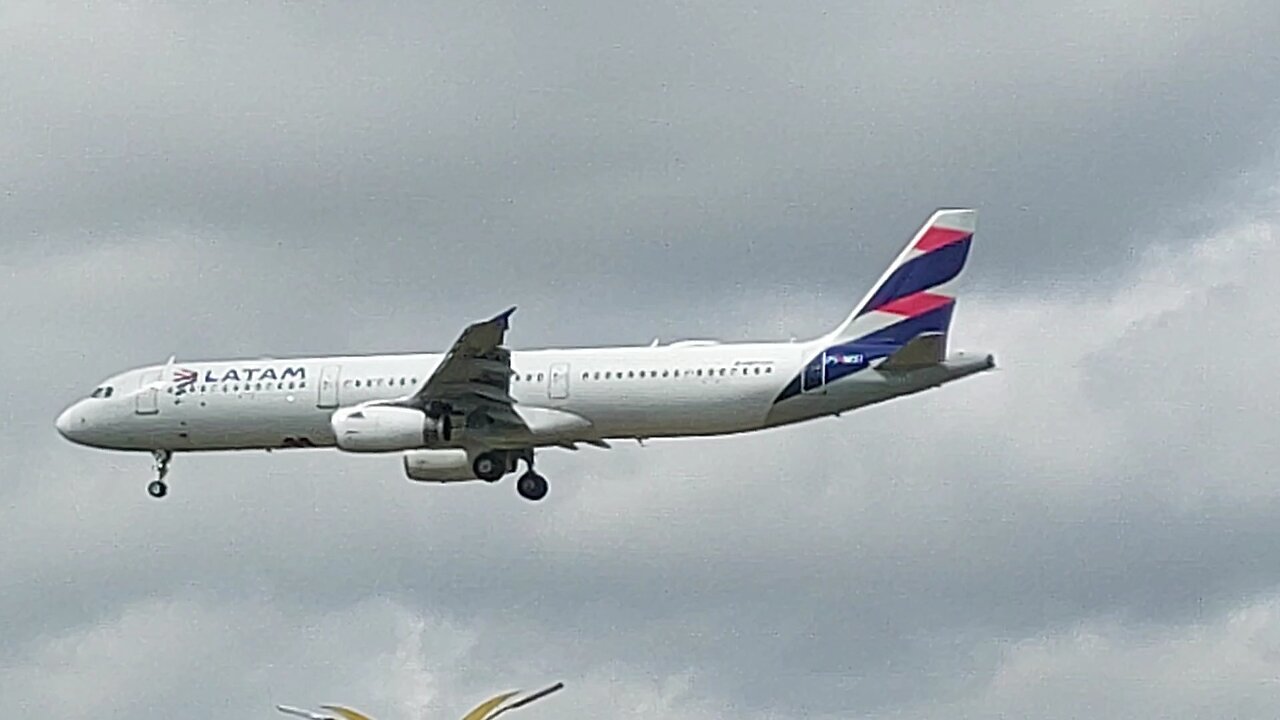 Airbus A321 PT-MXI vindo de Guarulhos para Manaus,A321 PT-MXI coming from Guarulhos to Manaus