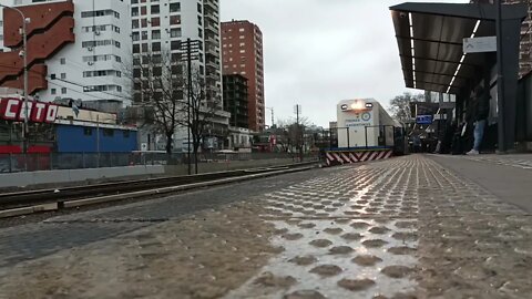 Materfer MF 105 pasando por Ramos Mejía.