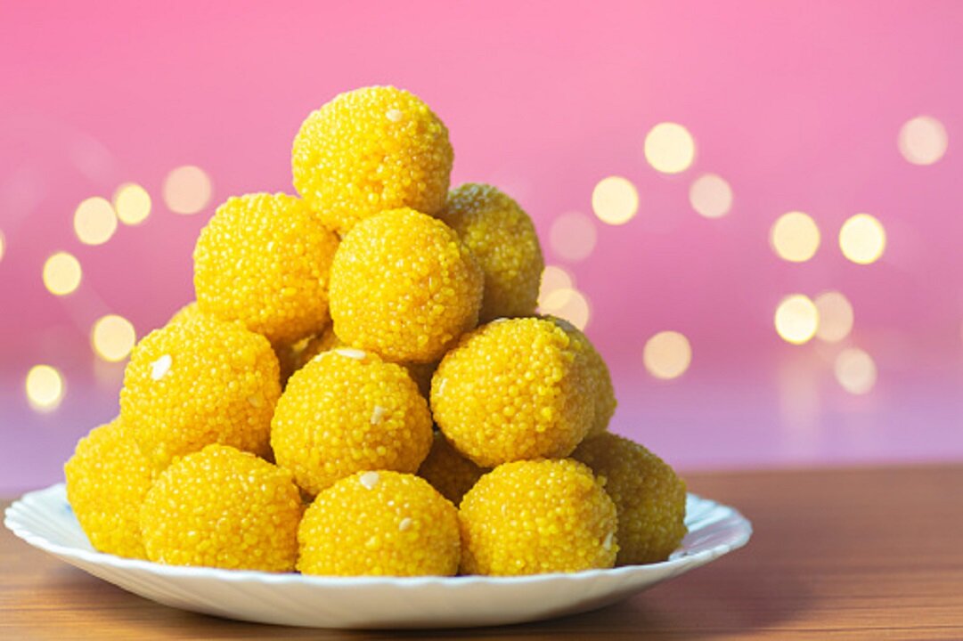 Laddu Recipe - Laddu banane ka tarika - By Chef Mariam