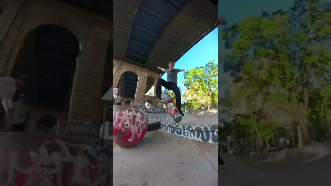 Double kingflip over the LES skatepark apple 🍎