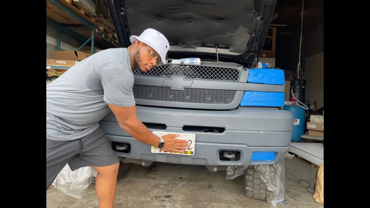 Saturday Sibling Grift: Helping my Lor Bro Touch up his Duramax.