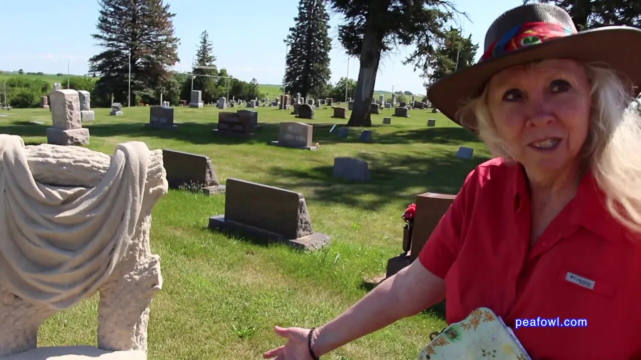 Devils Chair Cemetery, Guthrie Center, Ia. Travel USA, Mr. Peacock & Friends, Hidden Treasures