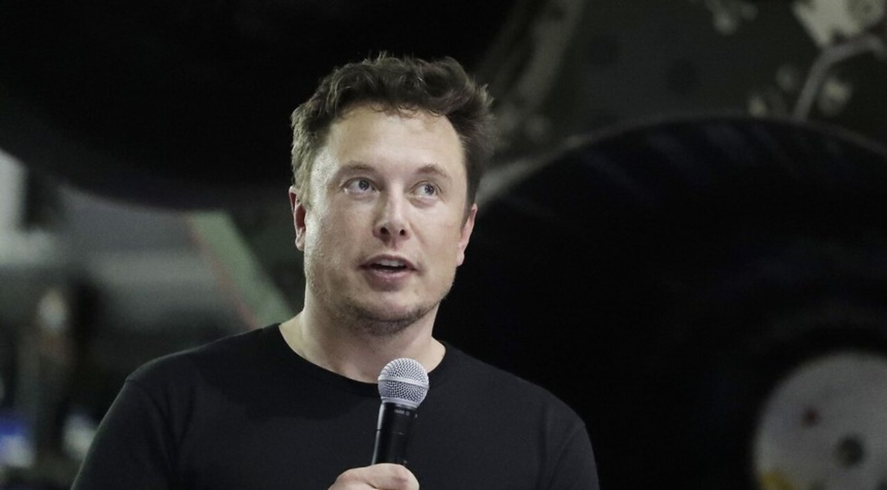 Musk Triggers Liberals With Picture of (Replica) Guns and Diet Coke on His Bedside Table