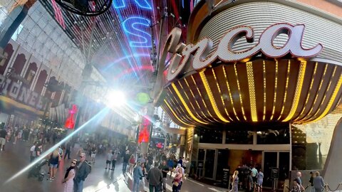 Vegas Livestream - Downtown Vegas is Full of Naughty Stuff 😳