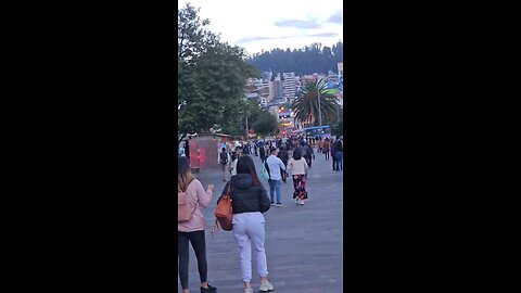 Walking back to the Apartment in Quito Ecuador 🇪🇨