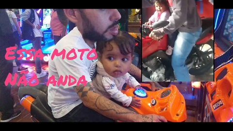 Andando de Moto de verdade e no jogo ! qual ela gosta mais ?