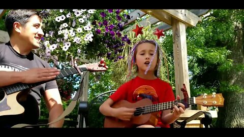 'One Love' a Bob Marley chorus covered by Penny with her ukulele🤗🎶