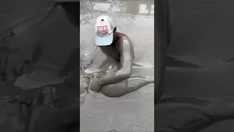 huge girl taking mud massage