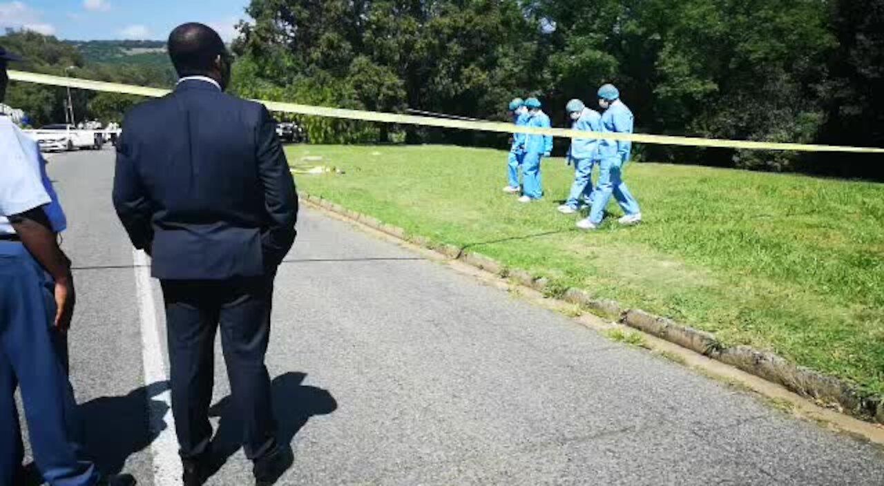 SOUTH AFRICA - Johannesburg - Mondeor School Stabbing (Video) (Yv3)