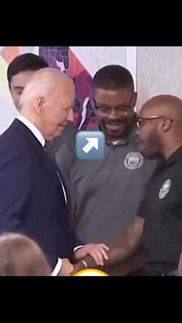 THIS is OUR President? (Look at the expression on the female SS agent)