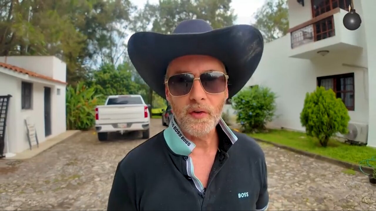 Jeff Berwick - Acapulco rocked by "Weather Weapon" again! Days of Darkness!