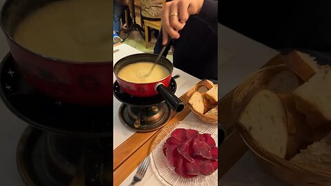 ITS OFFICIALLY FONDUE SEASON IN SWITZERLAND!!! 🇨🇭🫕