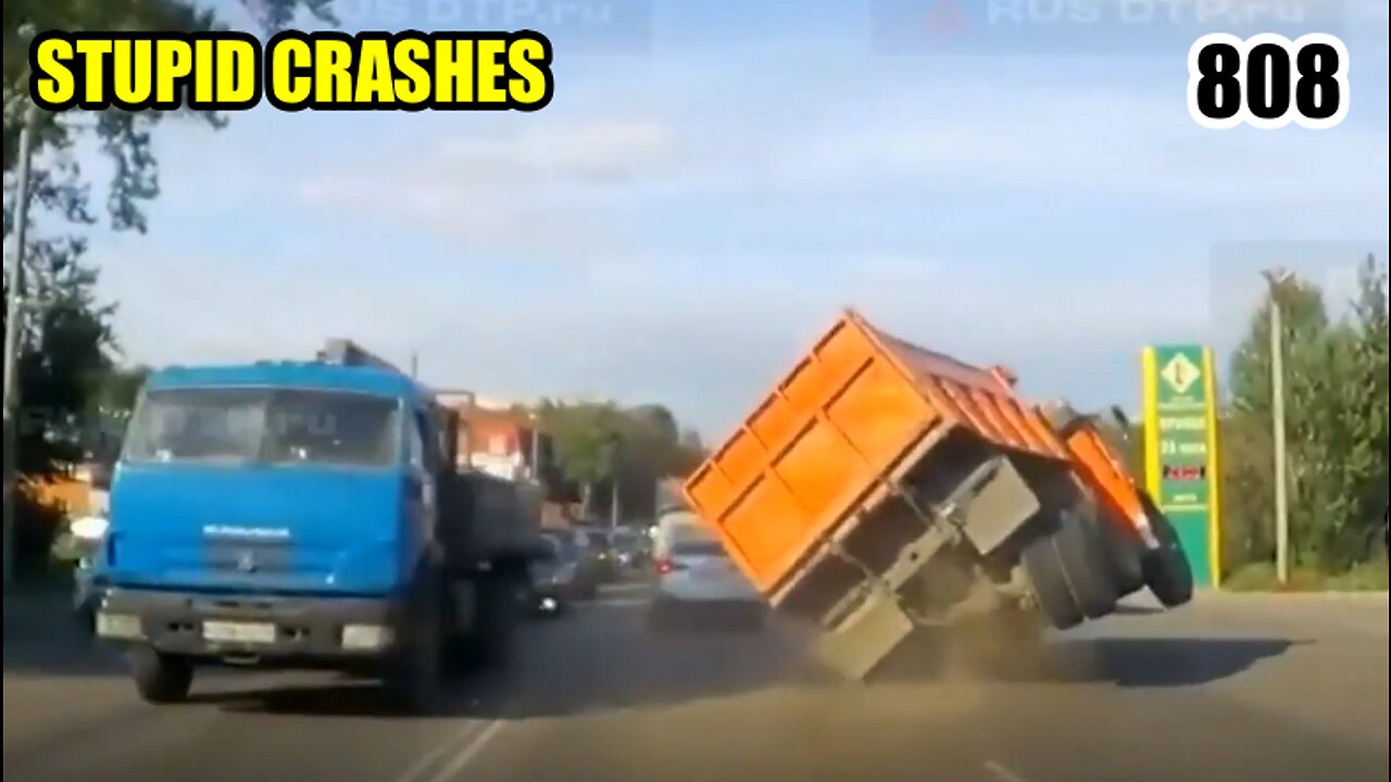 Stupid crashes 808 July 2023 car crash compilation