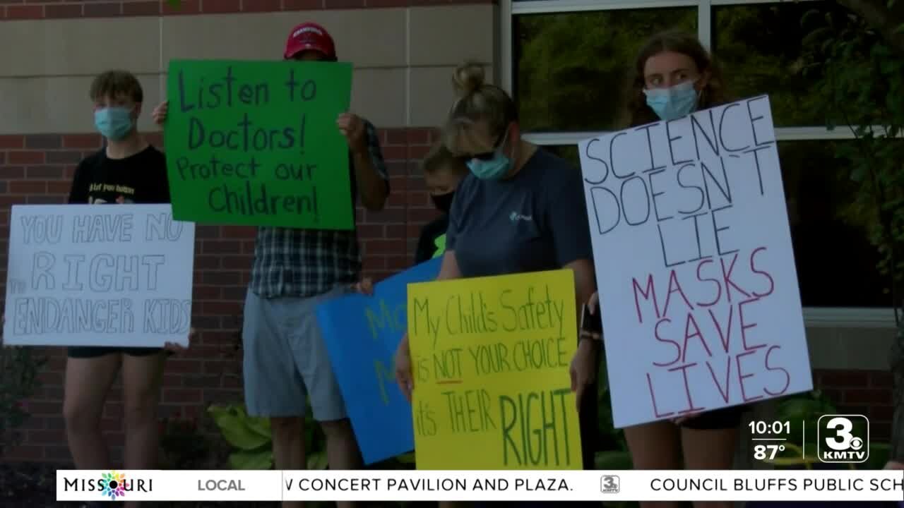 Masks a focal point at Papillion La Vista school board meeting