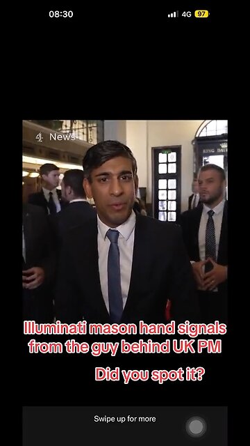 Illuminati Mason hand signals from the guy behind UK PM, did you spot ??