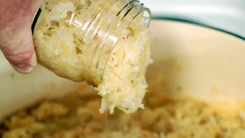 7 Surprising Benefits of Sauerkraut (Fermented Cabbage)